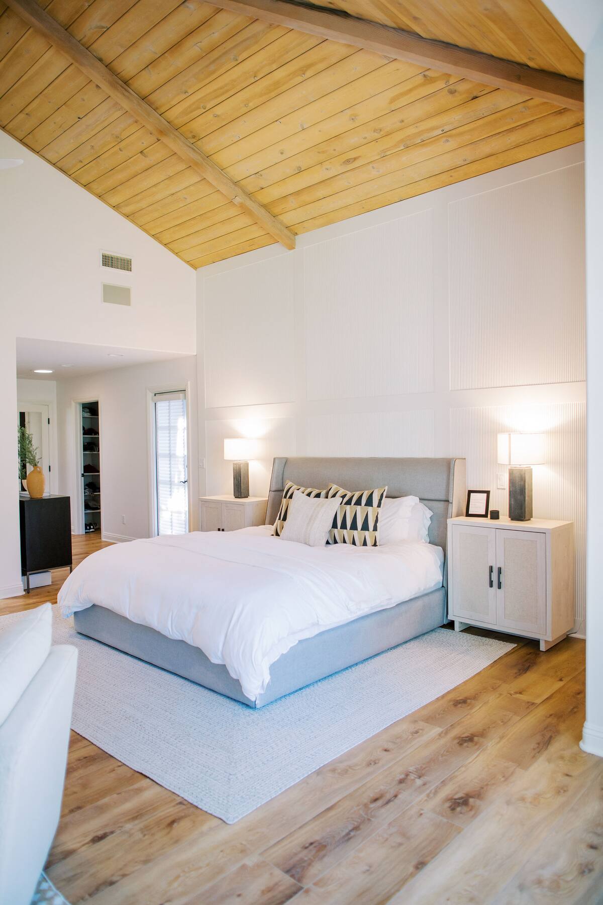 Bright guest bedroom at Peaceful Pond House
